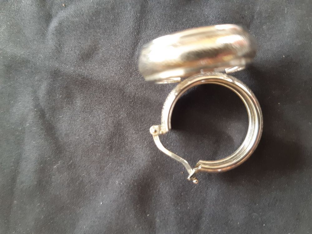 Cr�oles en argent 30 Dou�-la-Fontaine (49)