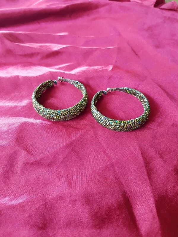 Cr�oles a strass dor�e tres bon etat diam�tre 5 cm 2 e 2 Viriat (01)