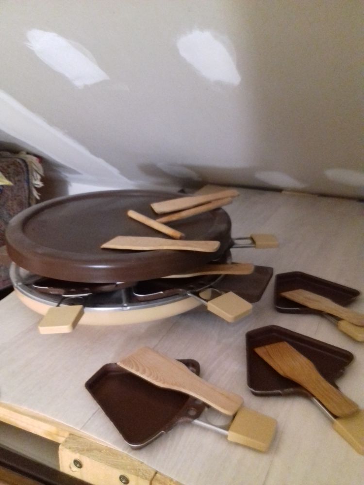 Cr�pi�re et appareil � raclette 30 Varennes-Vauzelles (58)