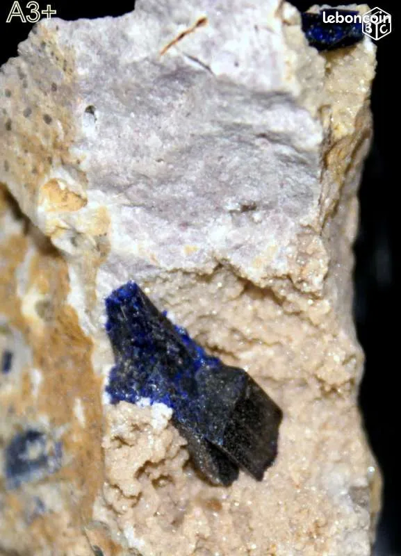 CRISTAL d'AZURITE : Min�raux de collection 25 Saint-M�dard (16)