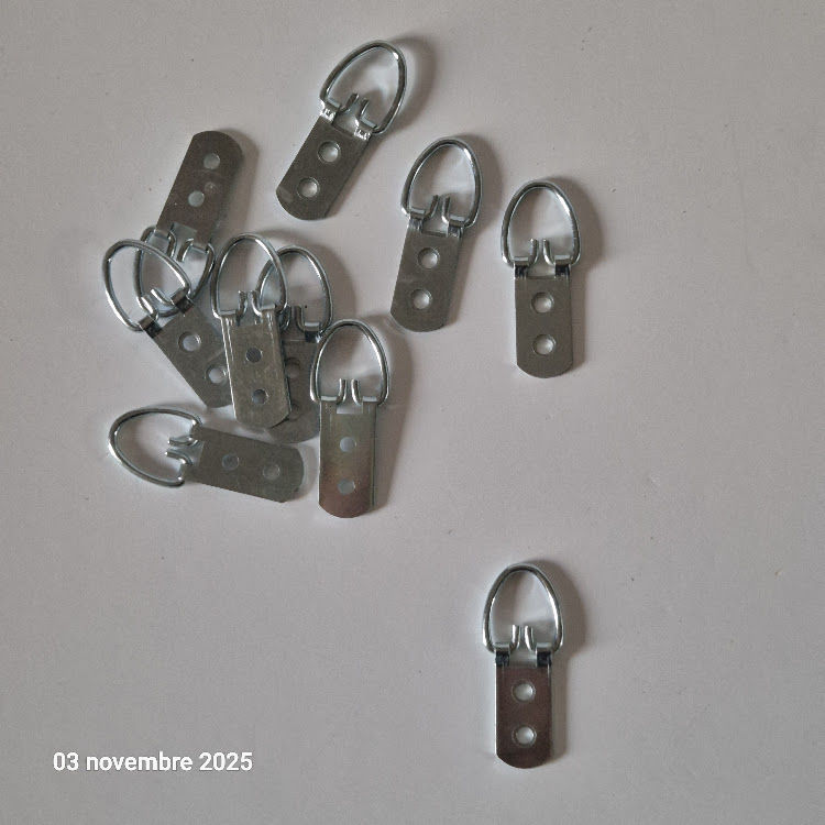 lot 10 crochets cadres en m�tal fixation murale,  cadre phot 3 Saumur (49)