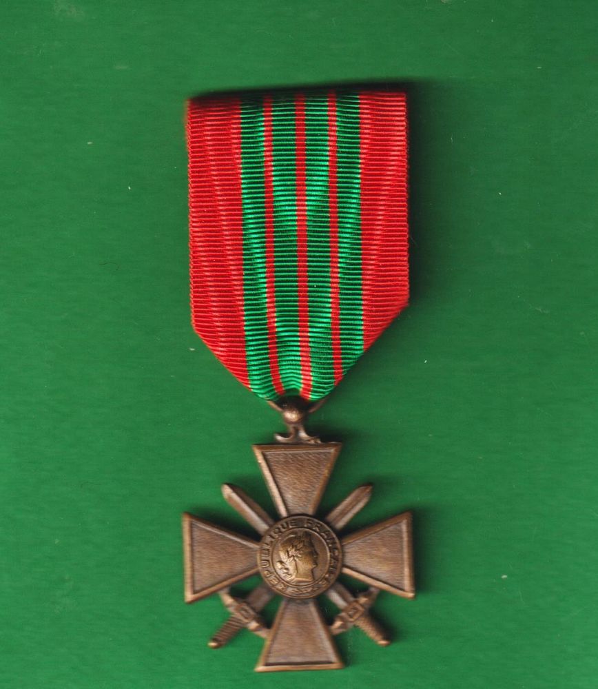 CROIX DE GUERRE 1939 -1945 37 Lucheux (80)