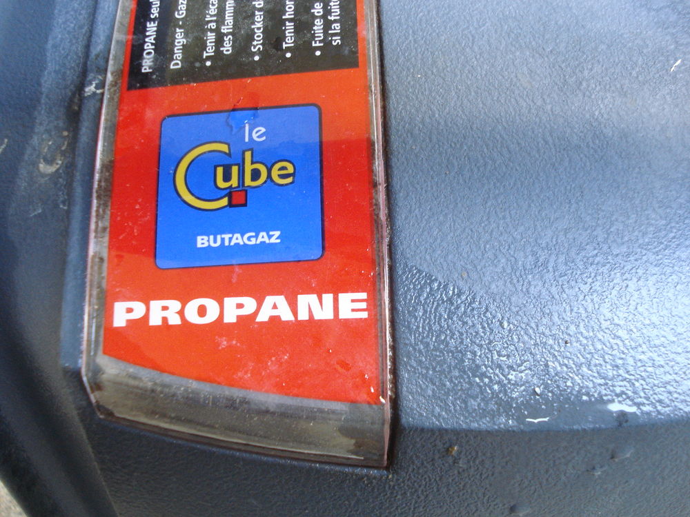 Cube propane vide pour plancha, barbecue 10 Monnetier-Mornex (74)