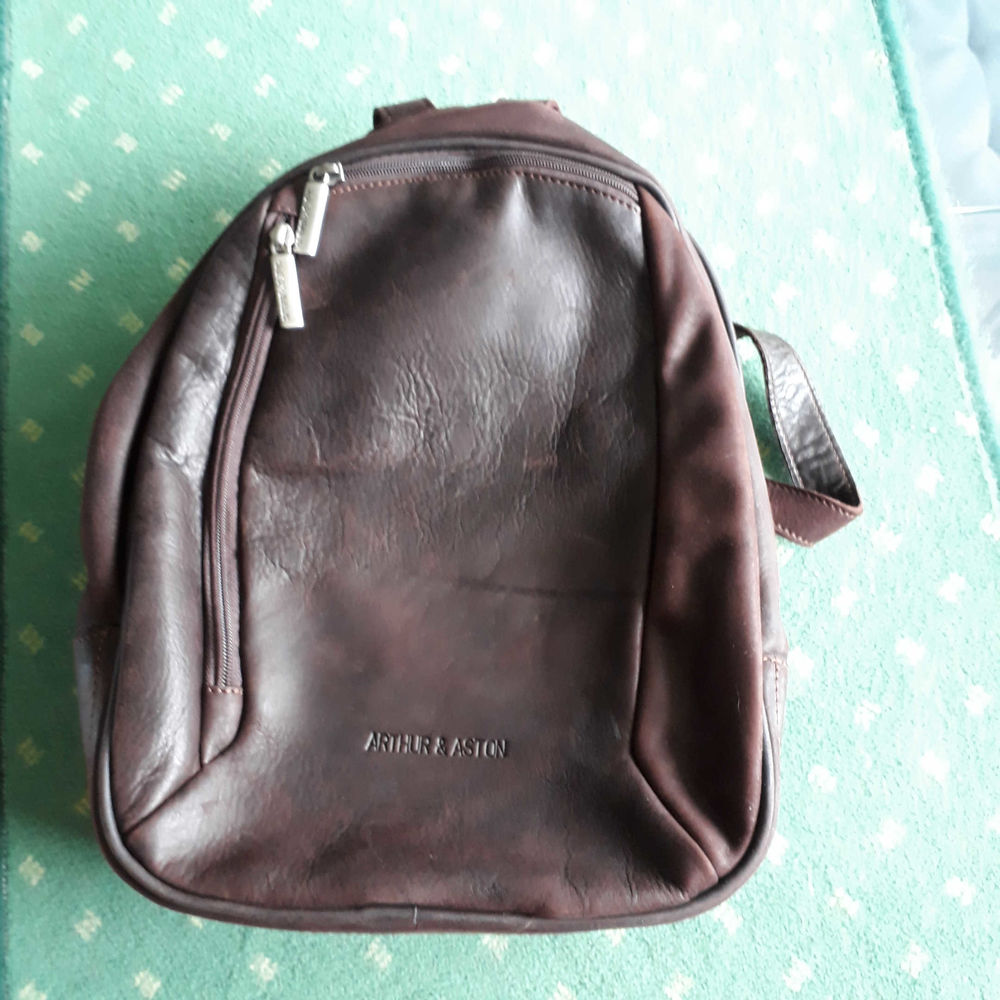 Sac � Dos En Cuir  �Arthur & Aston�  85 Arques (62)