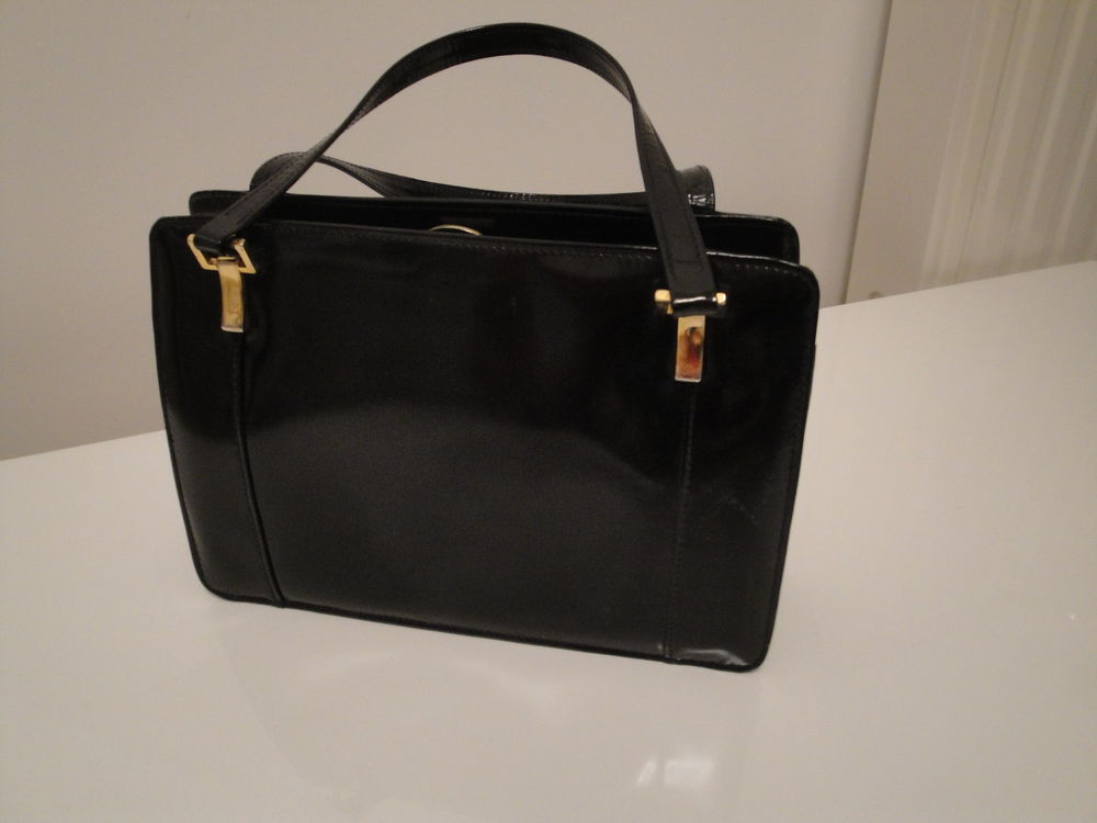 Sac cuir noir brillant  vintage  1970 15 Valence (26)