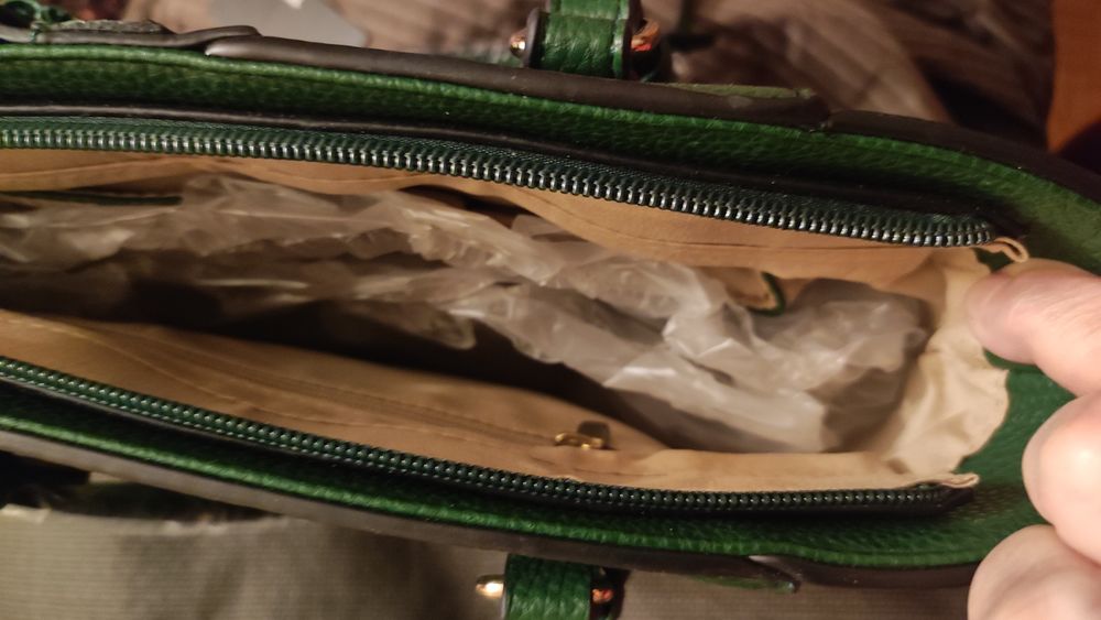 Sac cuir vegan port� main vert Torrente neuf 70 Verneuil-sur-Seine (78)