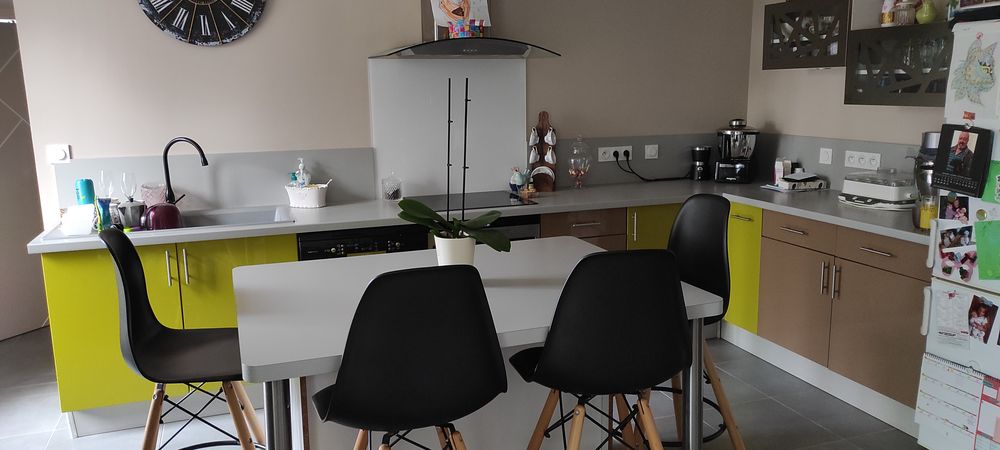 Cuisine am�nag�e TBE Affaire + hotte + plaque indu 1000 Pompaire (79)