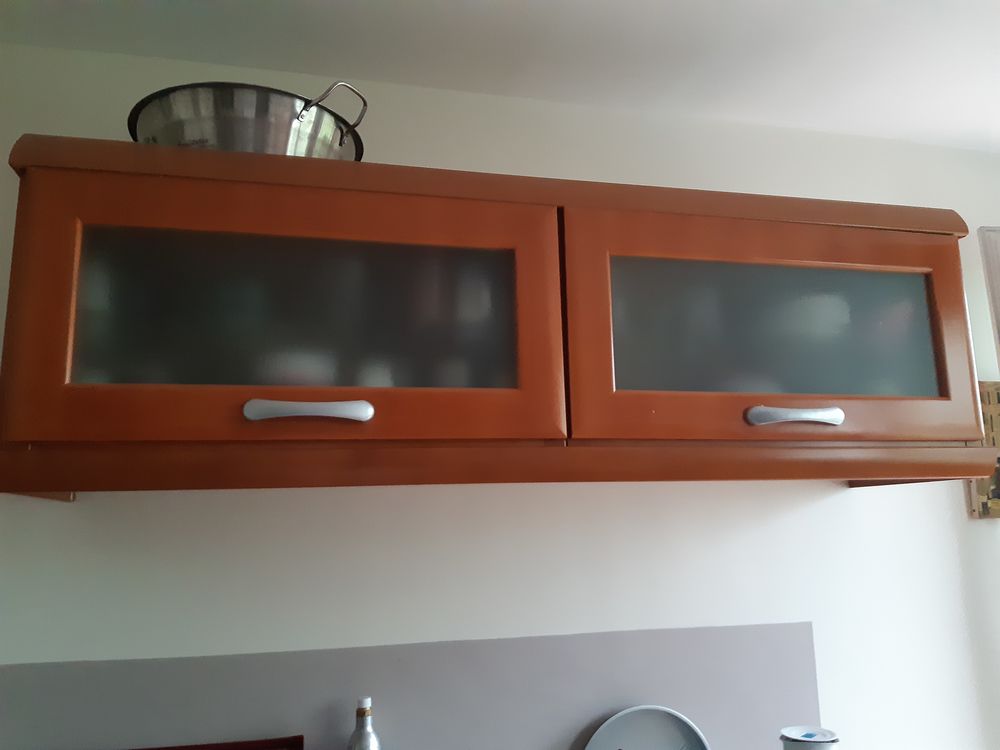 cuisine am�nag�e bois et beige avec table 400 Nantes (44)