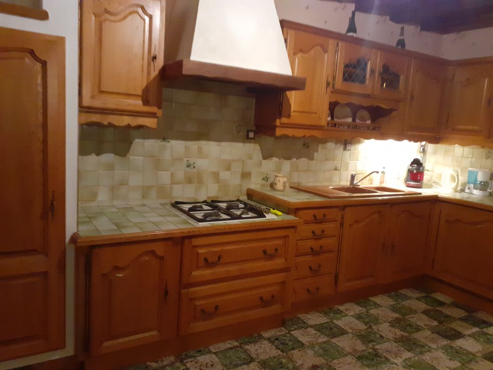 Cuisine am�nag�e en ch�ne massif modulable 
700 Saint-Avit (41)