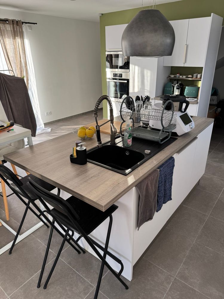 Cuisine �quip�e Arthur Bonnet 1800 Junas (30)