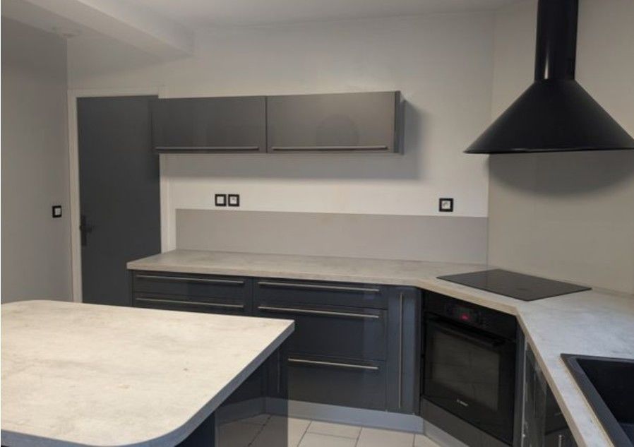 Cuisine �quip�e avec ilot centrale 2000 Le Fresne-Camilly (14)