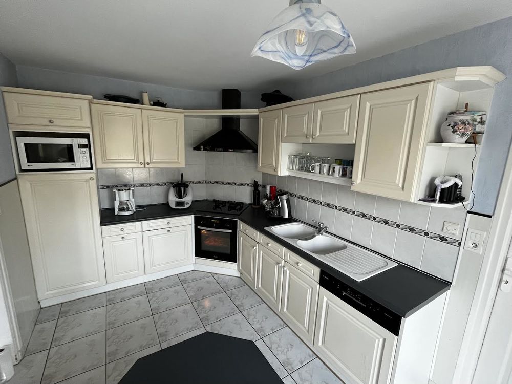 Cuisine �quip�e � d�monter sur place avec �lectrom�nager 700 Concarneau (29)