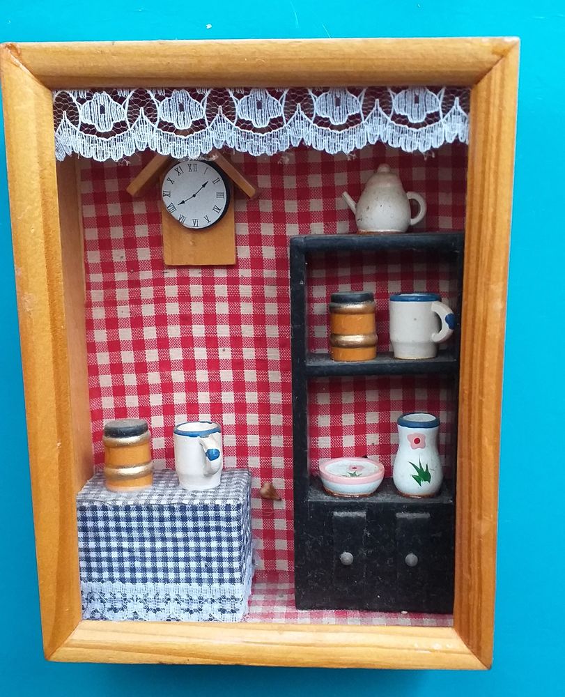 CUISINE MINIATURE dans mini vitrine murale 11.5 cm x 15.5 cm x 5 cm 14 Montauban (82)