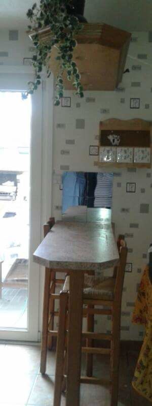 cuisine 1 table + 2 tabourets + 1 toit 110 Coudekerque-Branche (59)