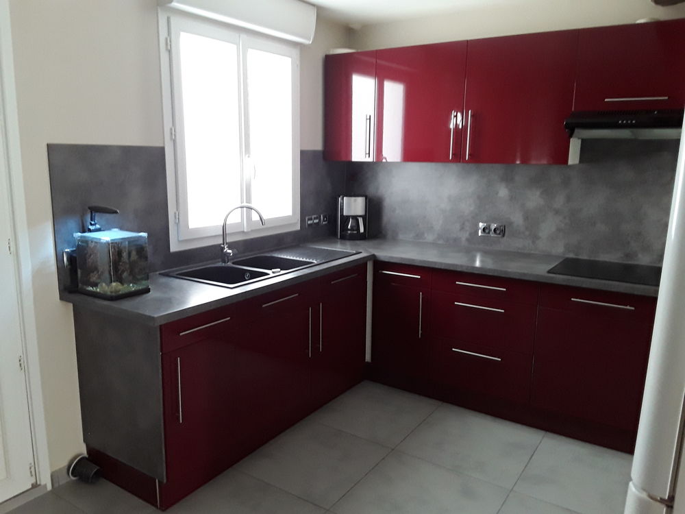 Cuisine tr�s bon �tat prix n�gociable 900 Jonqui�res-Saint-Vincent (30)