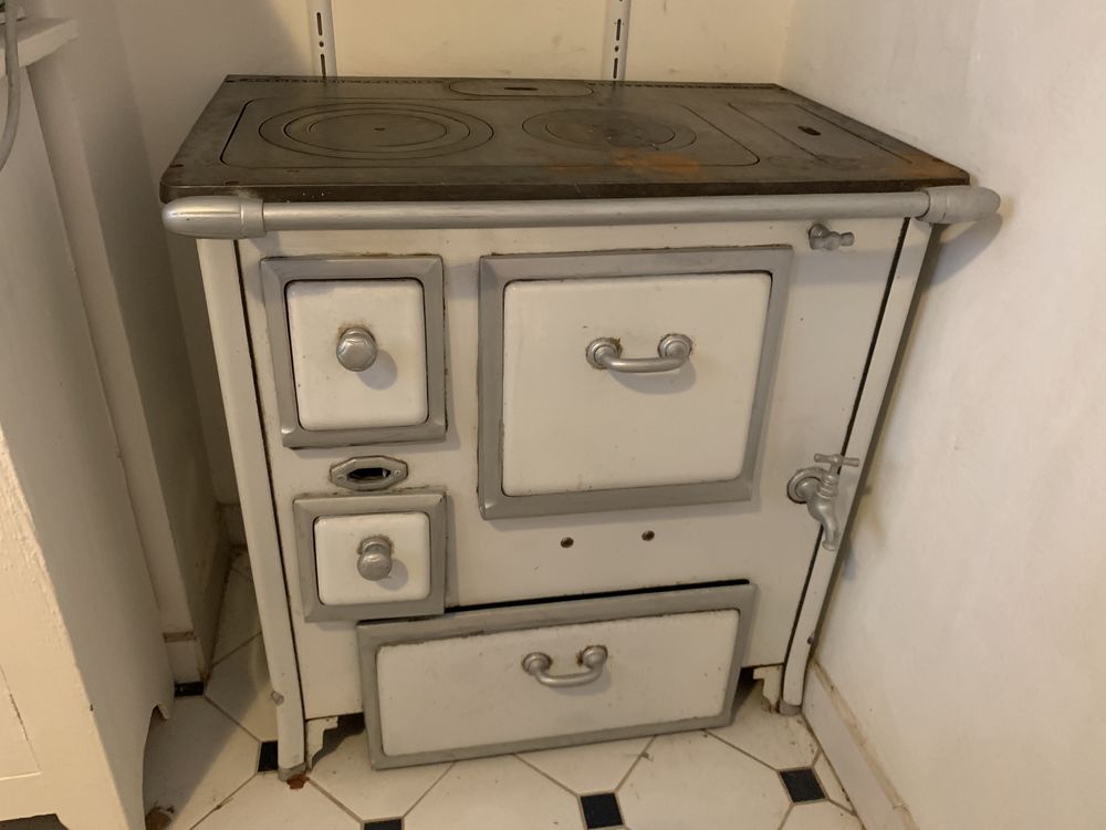 Cuisini�re ancienne 0 Aix-en-Provence (13)