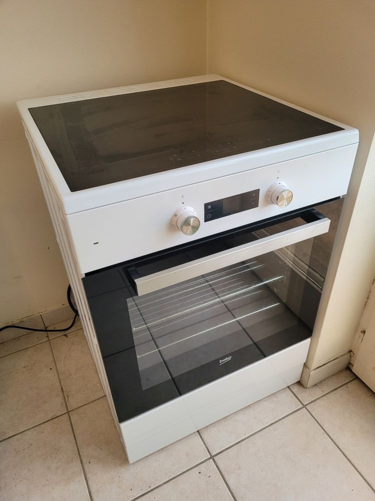 Cuisini�re ?BEKO? 300 Bourgoin-Jallieu (38)