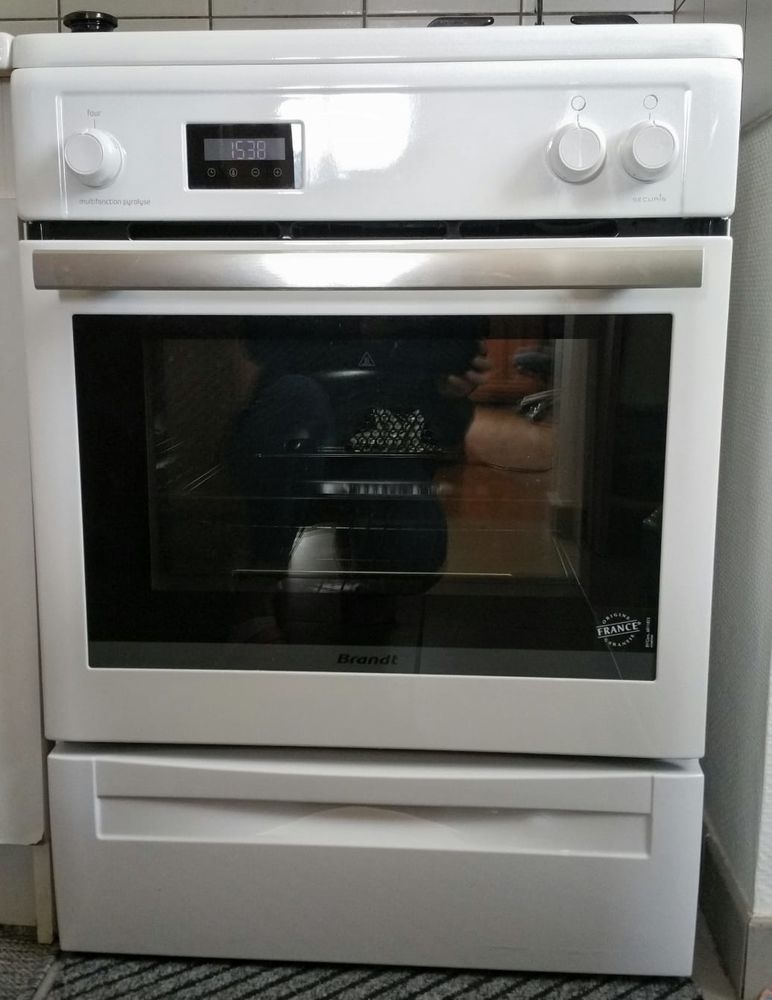 Cuisini�re blanche Brandt. mixte 385 Morteau (25)