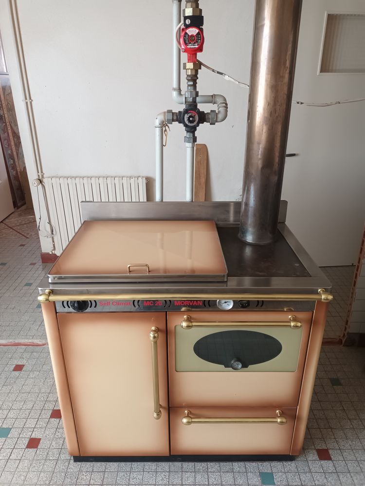 cuisini�re � bois ,chauffage central 2800 Champagney (39)