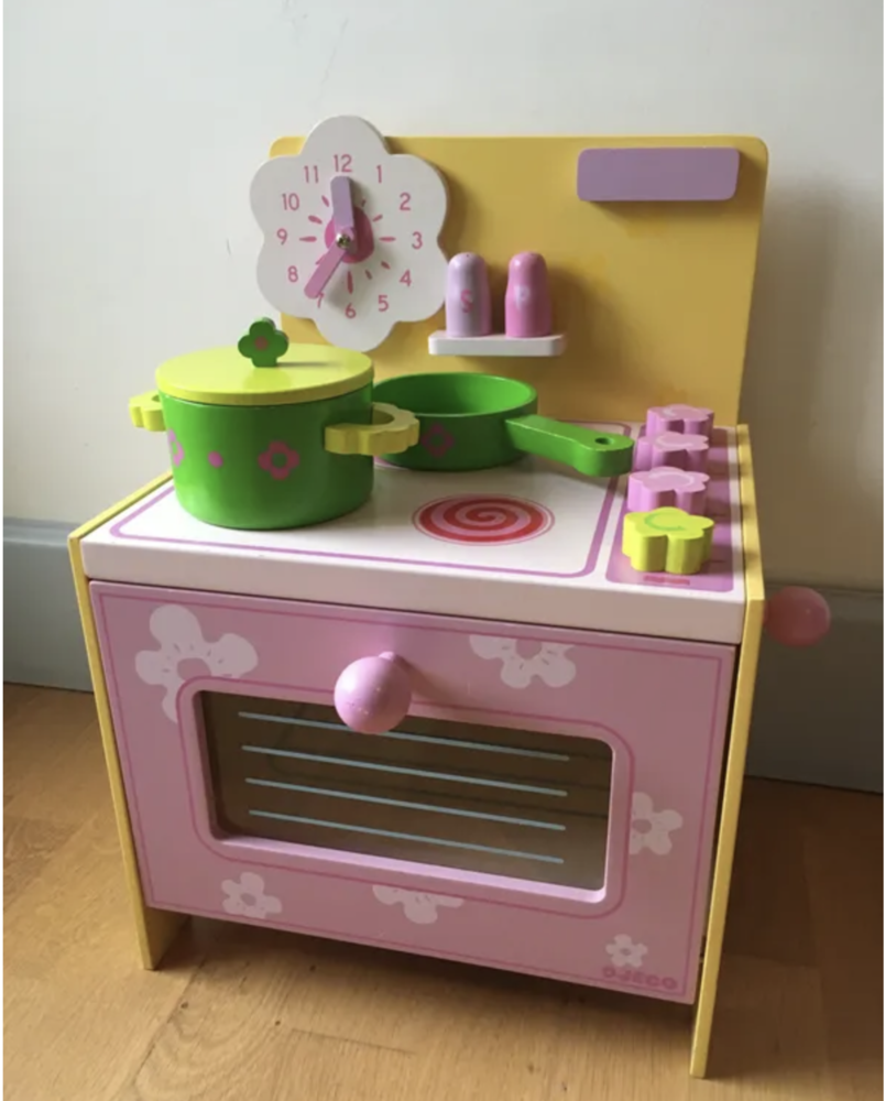 Cuisini�re en bois-Jouet 30 Ahetze (64)