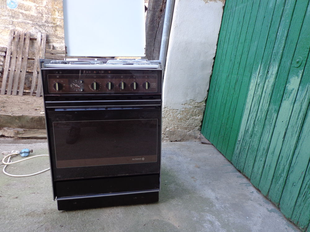 Cuisini�re deditrich  mixte
Four �lectrique  une plaque 
50 Saint-Christol (34)