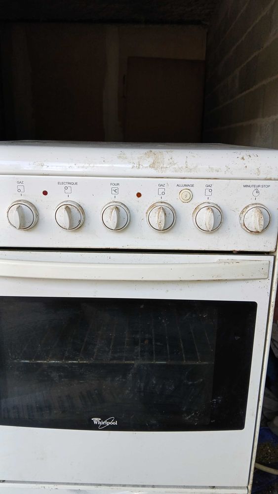 cuisini�re gaz et �lectricit� 100 Beaumont (63)