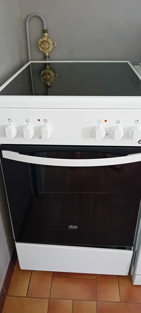 cuisini�re �lectrique classique, four �lectrique, neuve de m 0 Nyons (26)