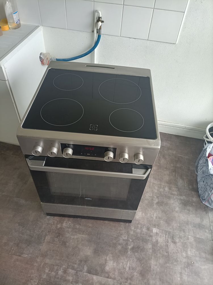 Cuisini�re �lectrique �lectrom�nager 130 Massy (91)