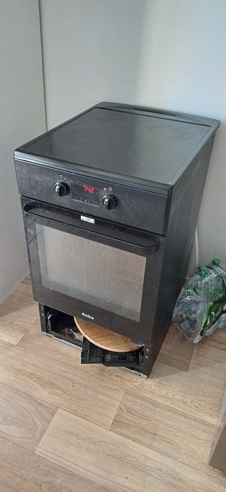 Cuisini�re �lectrique induction �tat satisfaisant 70 Montigny-le-Bretonneux (78)