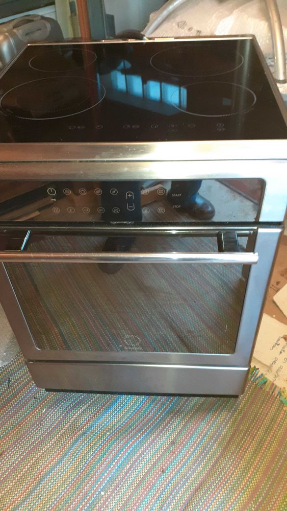 cuisiniere  �lectrique   scholtes   4 plaques  induction  +   four   multifonctions  ...bon etat 110 Gujan-Mestras (33)