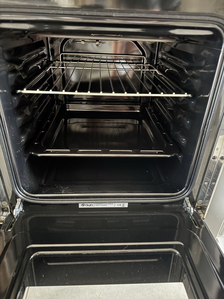 Cuisini�re �lectrique vitroc�ramique AYA �  quasi neuve �  50��cm 160 Brignemont (31)