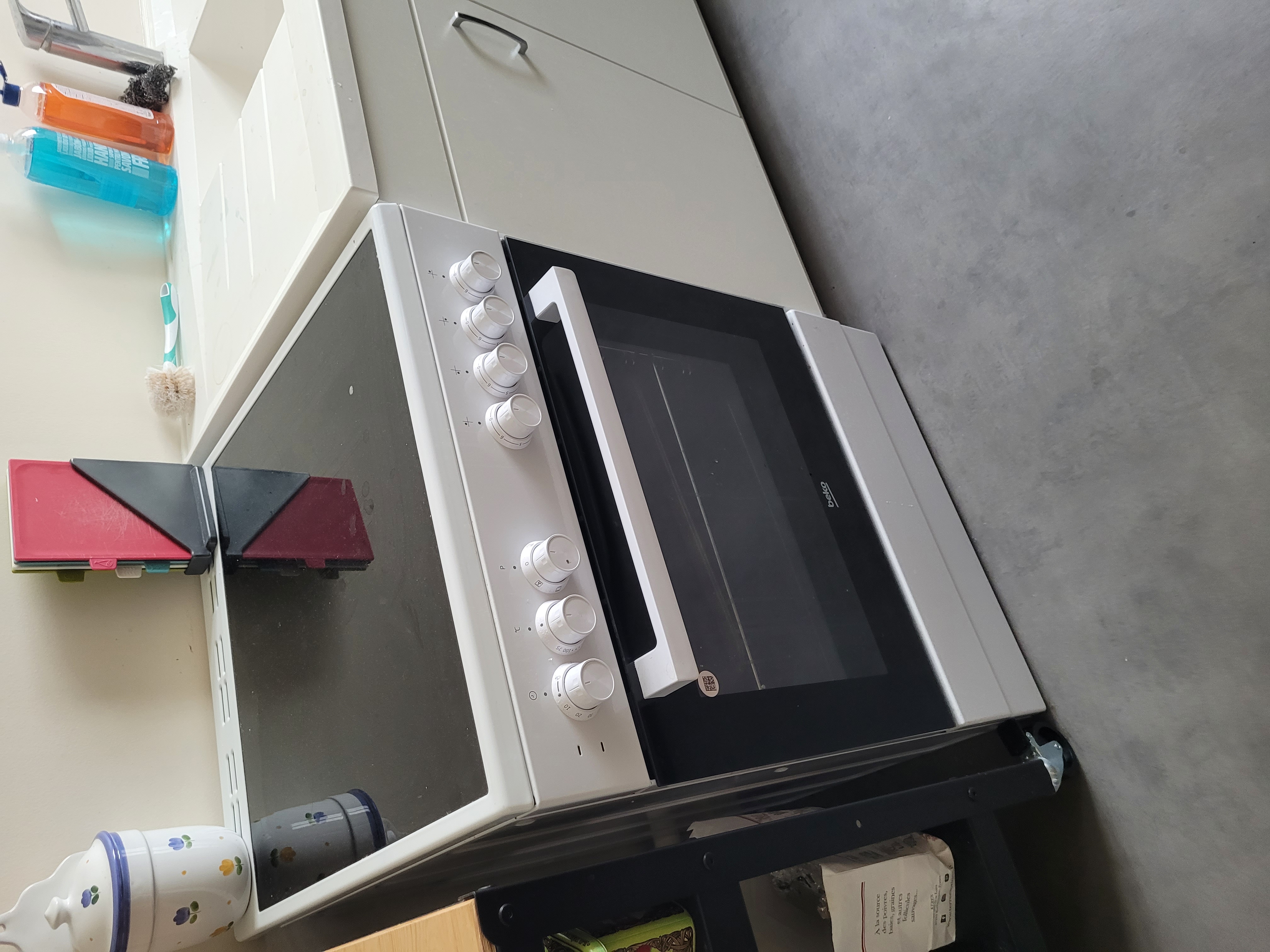 Cuisini�re �lectrique 300 Vailly-sur-Aisne (02)