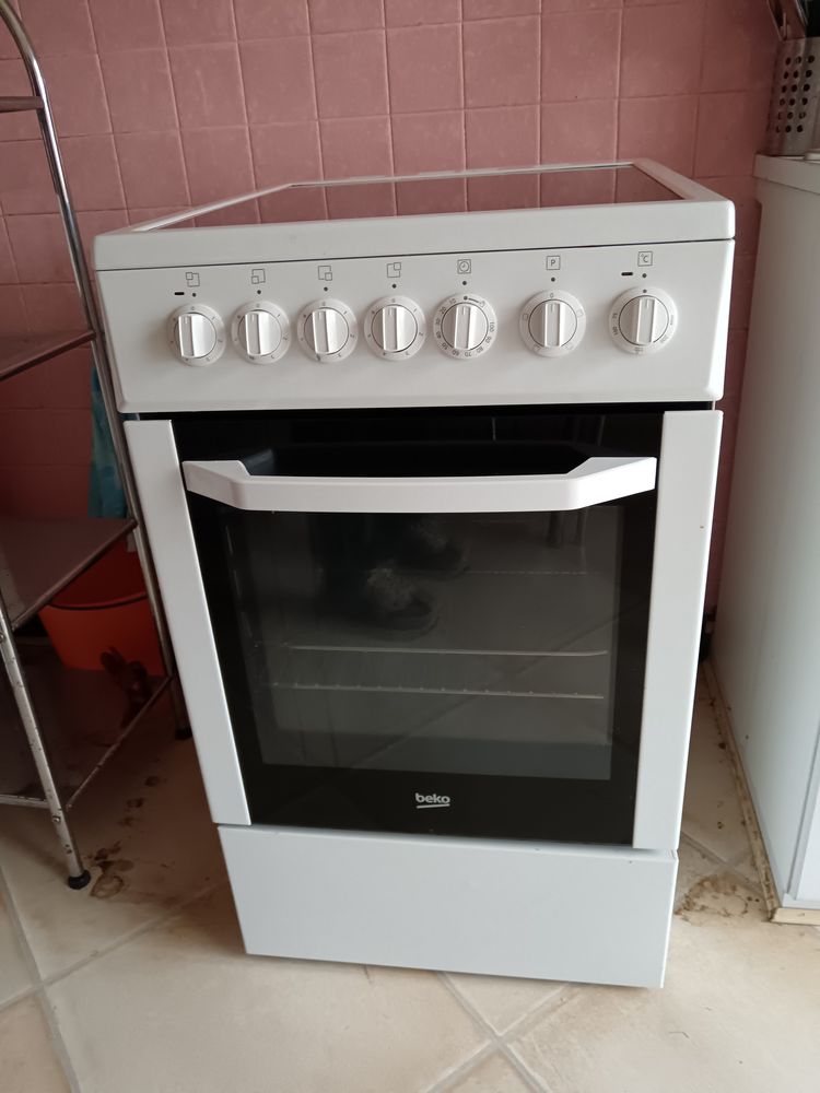 Cuisini�re �lectrique TBE 100 Saint-Genest-Lerpt (42)