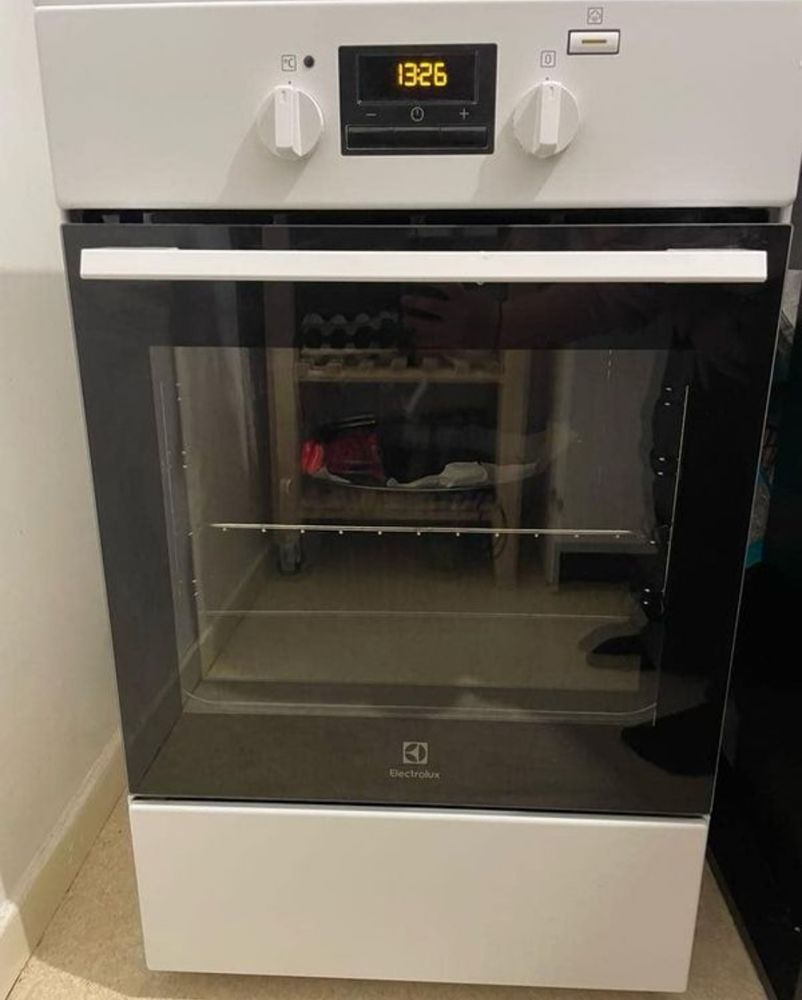 Cuisini�re Electrolux avec four et plaques vitroc�ramiques 0 Soustons (40)