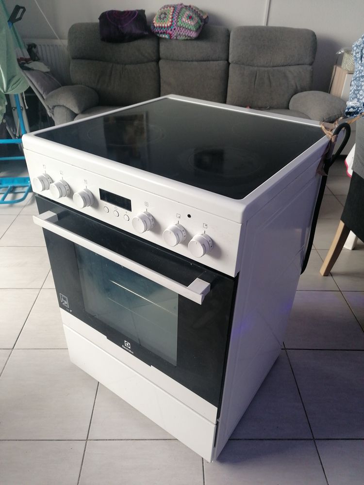 cuisini�re 150 euros 0 Valence (26)