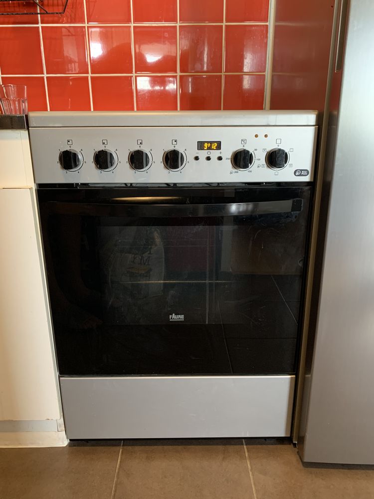 Cuisini�re FAURE vitroc�ramique tr�s bon �tat 295 Lyon 8 (69)