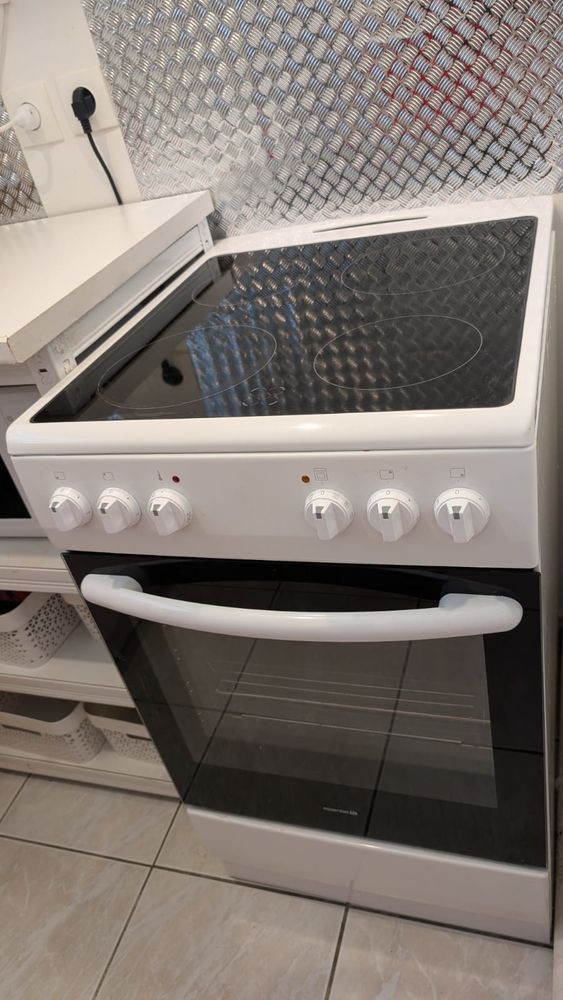 Cuisini�re 4 feux induction vitroc�ramique - Essentiel B ? E 200 Esbly (77)