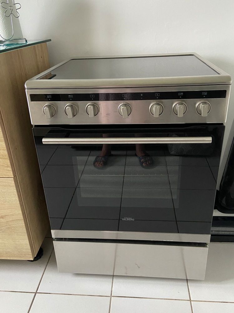 Cuisini�re four chaleur tournante et plaque Induction
200 Saint-Pierre-d'Ol�ron (17)