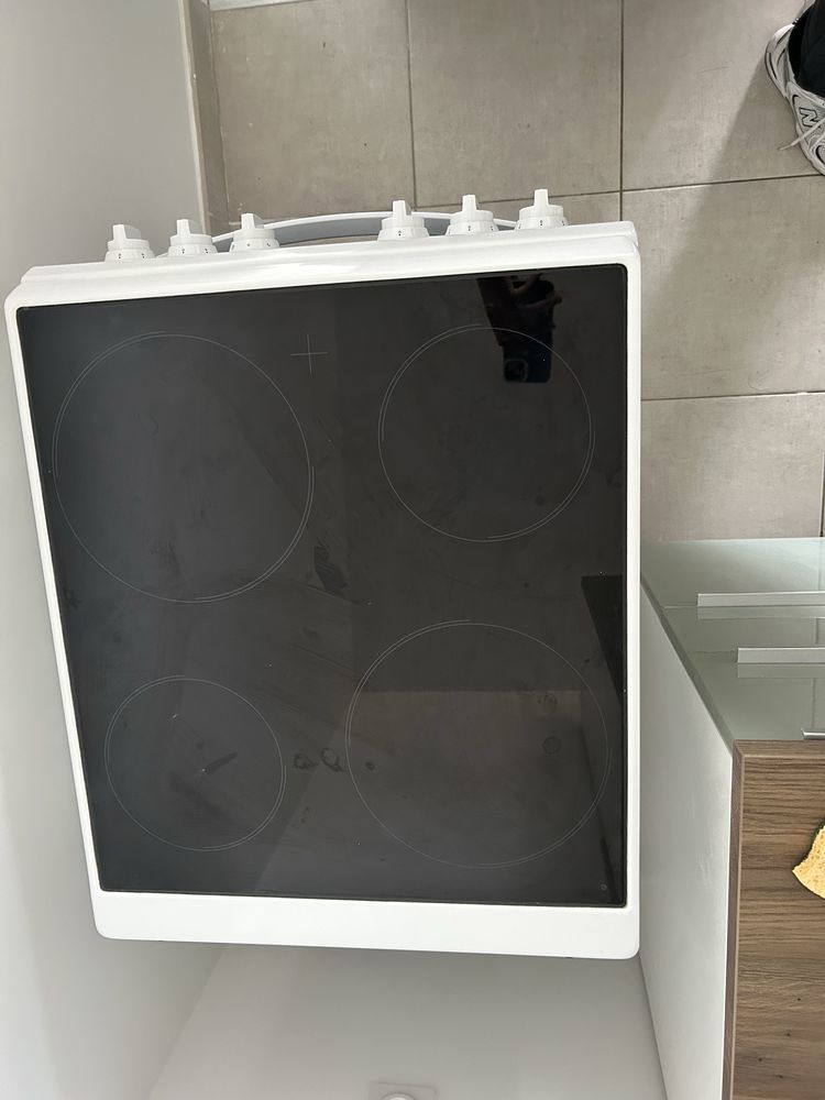 Cuisini�re Indesit avec four int�gr� 220 Villecresnes (94)