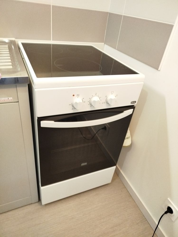 Cuisini�re induction Faure 149 Arinthod (39)