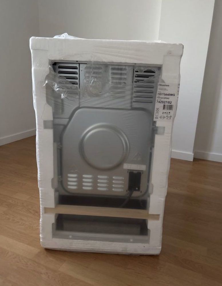 Cuisini�re induction HISENSE HEIT5A40WG 490 Nozay (91)