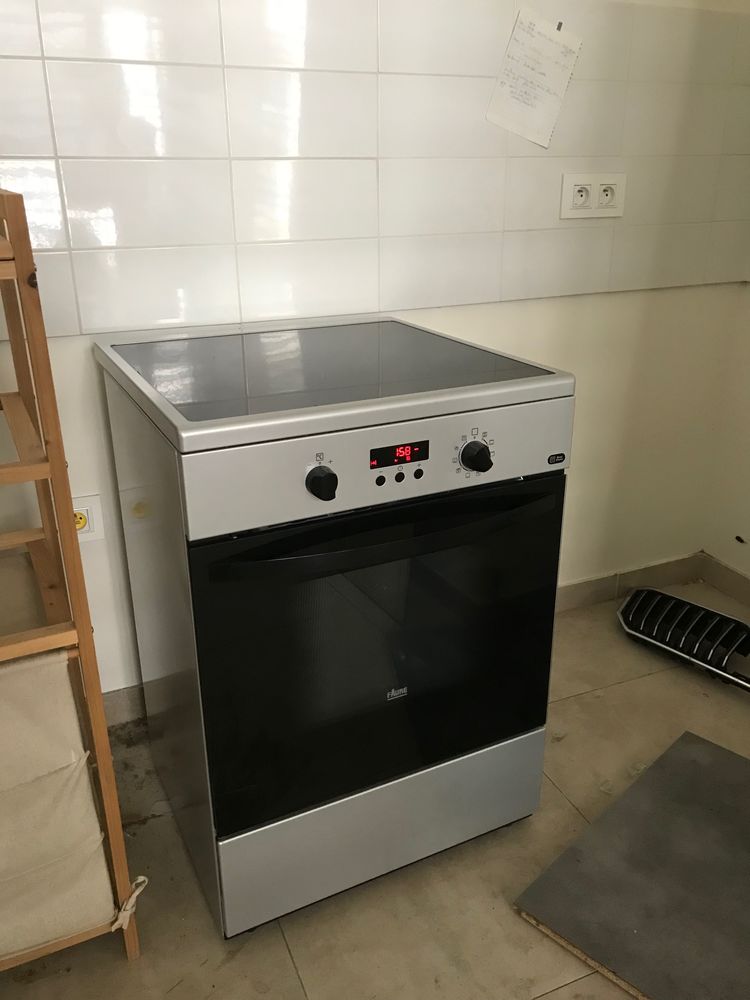 Cuisini�re Induction vitroc�ramique FAURE 350 Paris 15 (75)