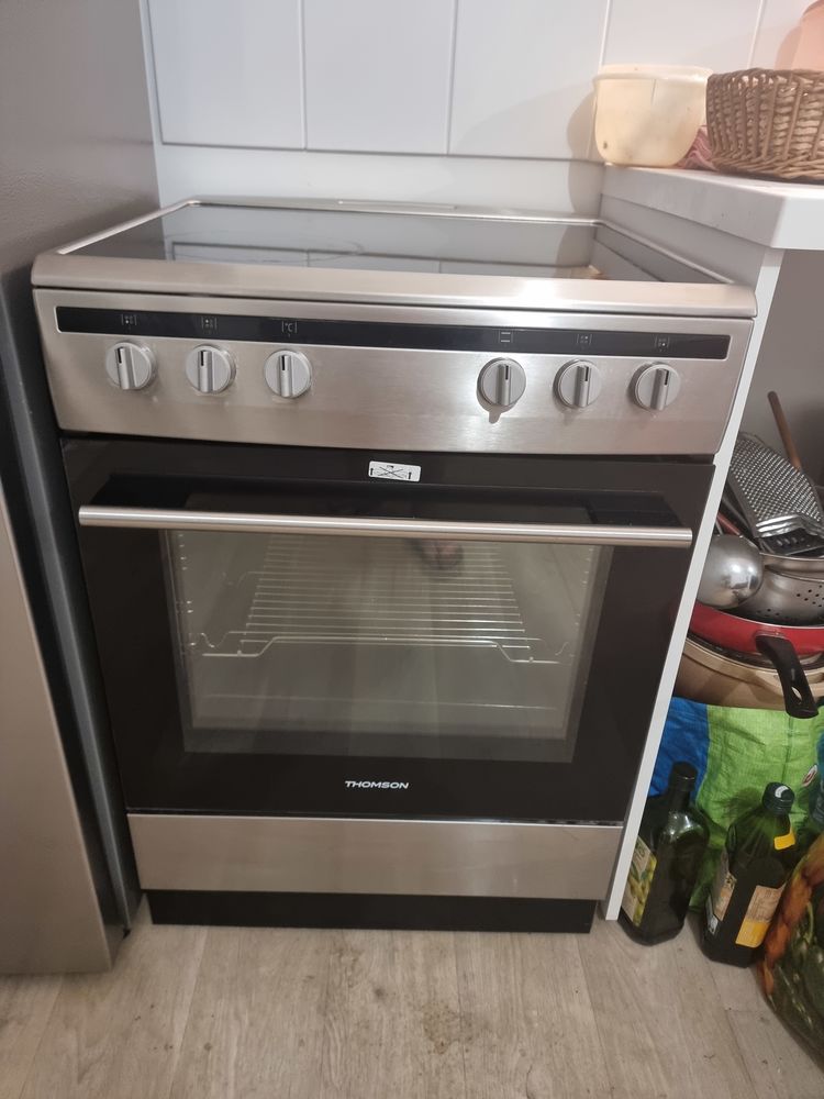 cuisini�re Thomson THV60X vitroc�ramique 4 foyers 400 Nantes (44)