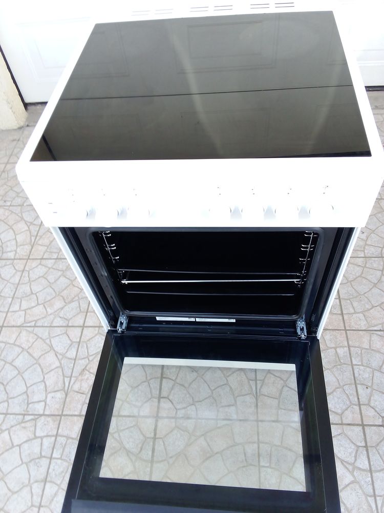 Cuisini�re vitro-c�ramique 230 Hesdin-l'Abb� (62)