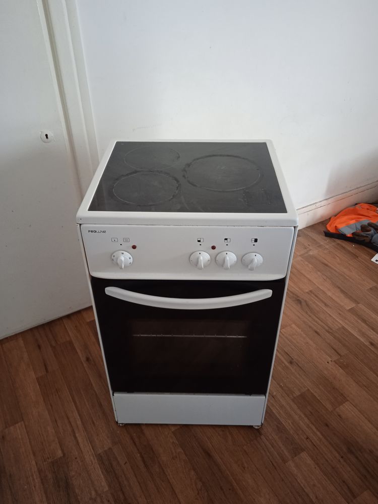 Cuisini�re vitroc�ramique 100 Meudon (92)