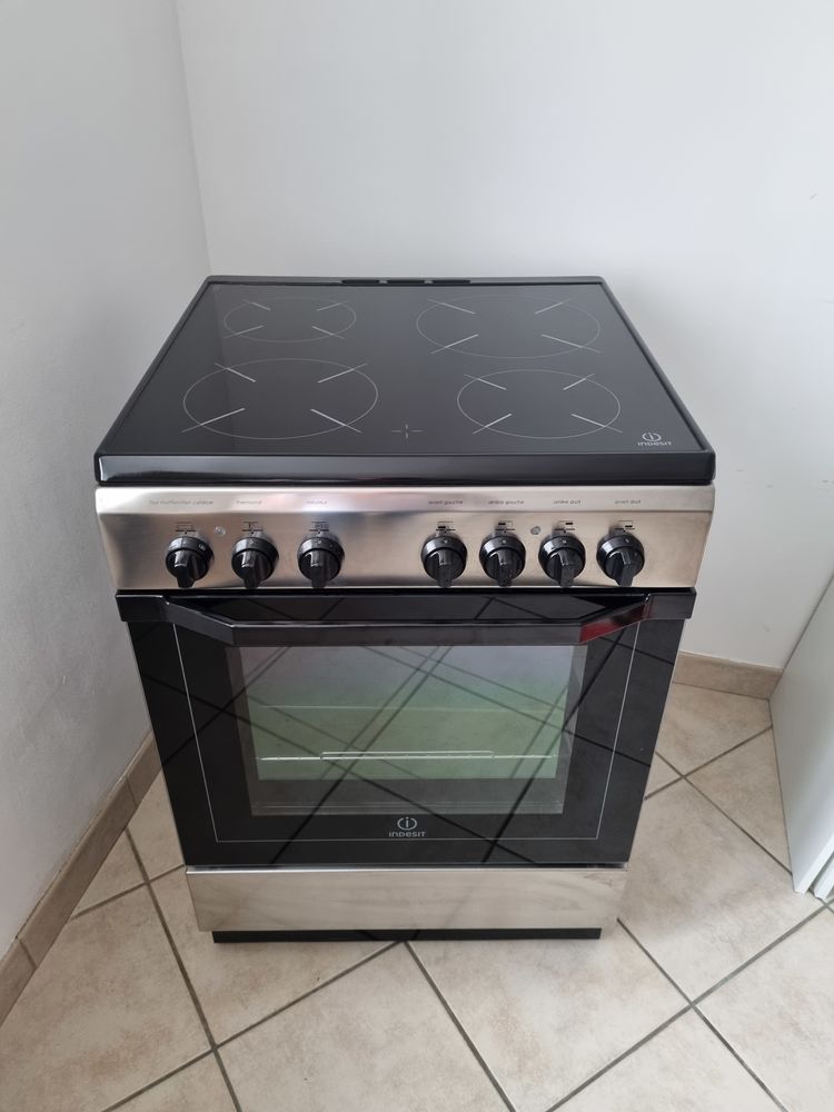 Cuisini�re vitroc�ramique 300 Ancerville (55)