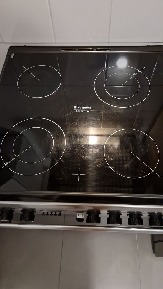 Cuisini�re Vitroceramique 110 Poissy (78)