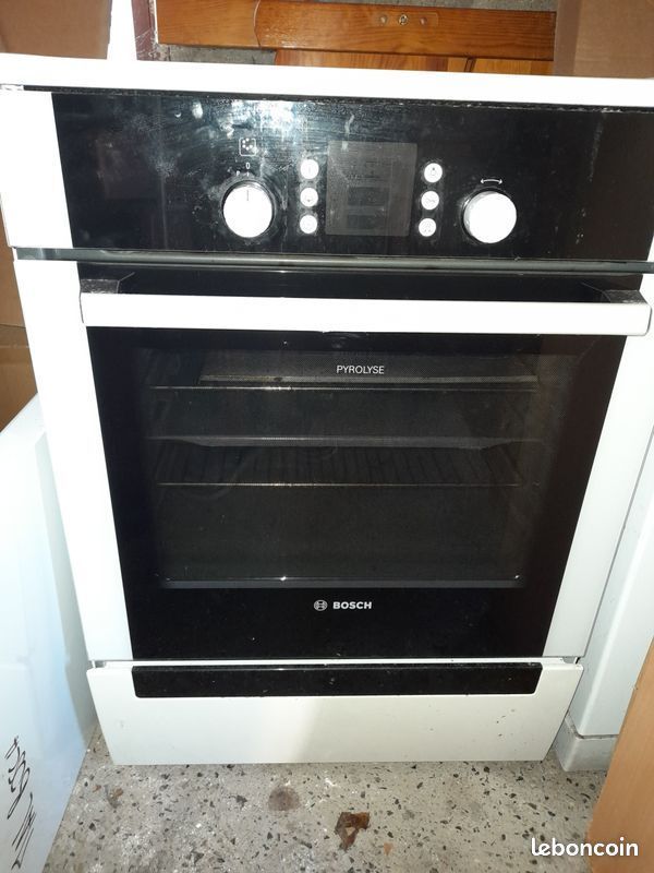 Cuisini�re vitroc�ramique 350 Coudun (60)