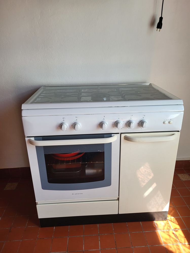 Cuisini�re � gaz 98 Le Tampon (97)