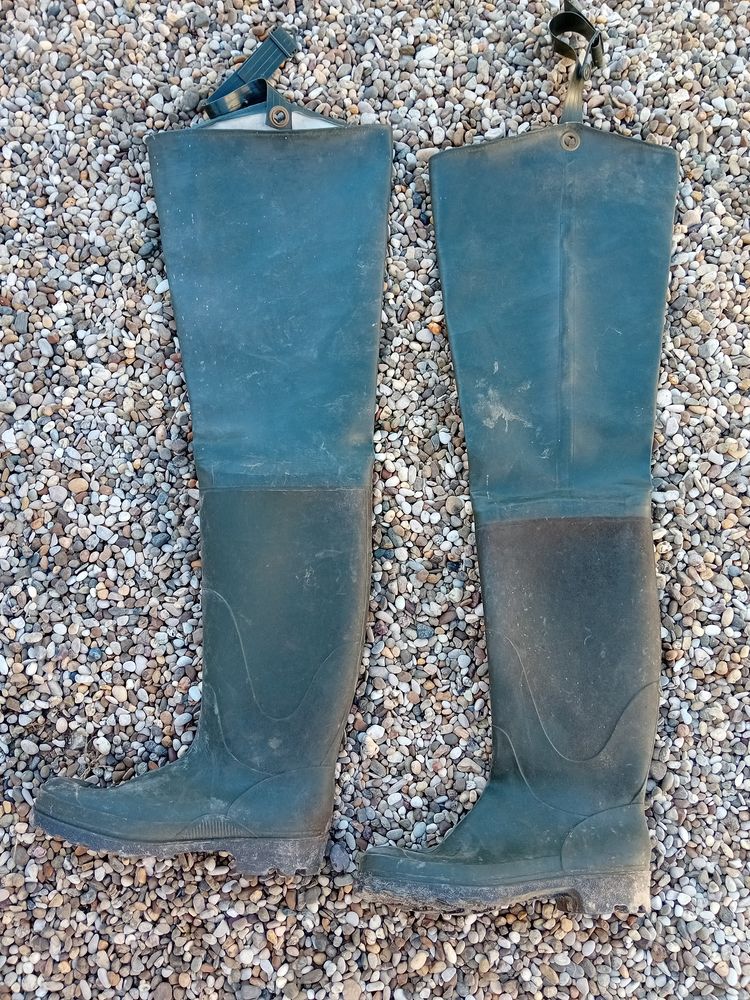 CUISSARDES POINTURE 44 25 Bragny-sur-Sa�ne (71)